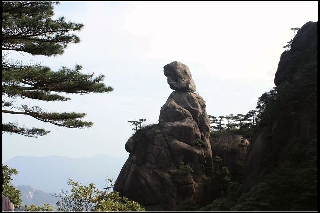 这是神女峰,她和巨蟒出山都是三清山的名景点!