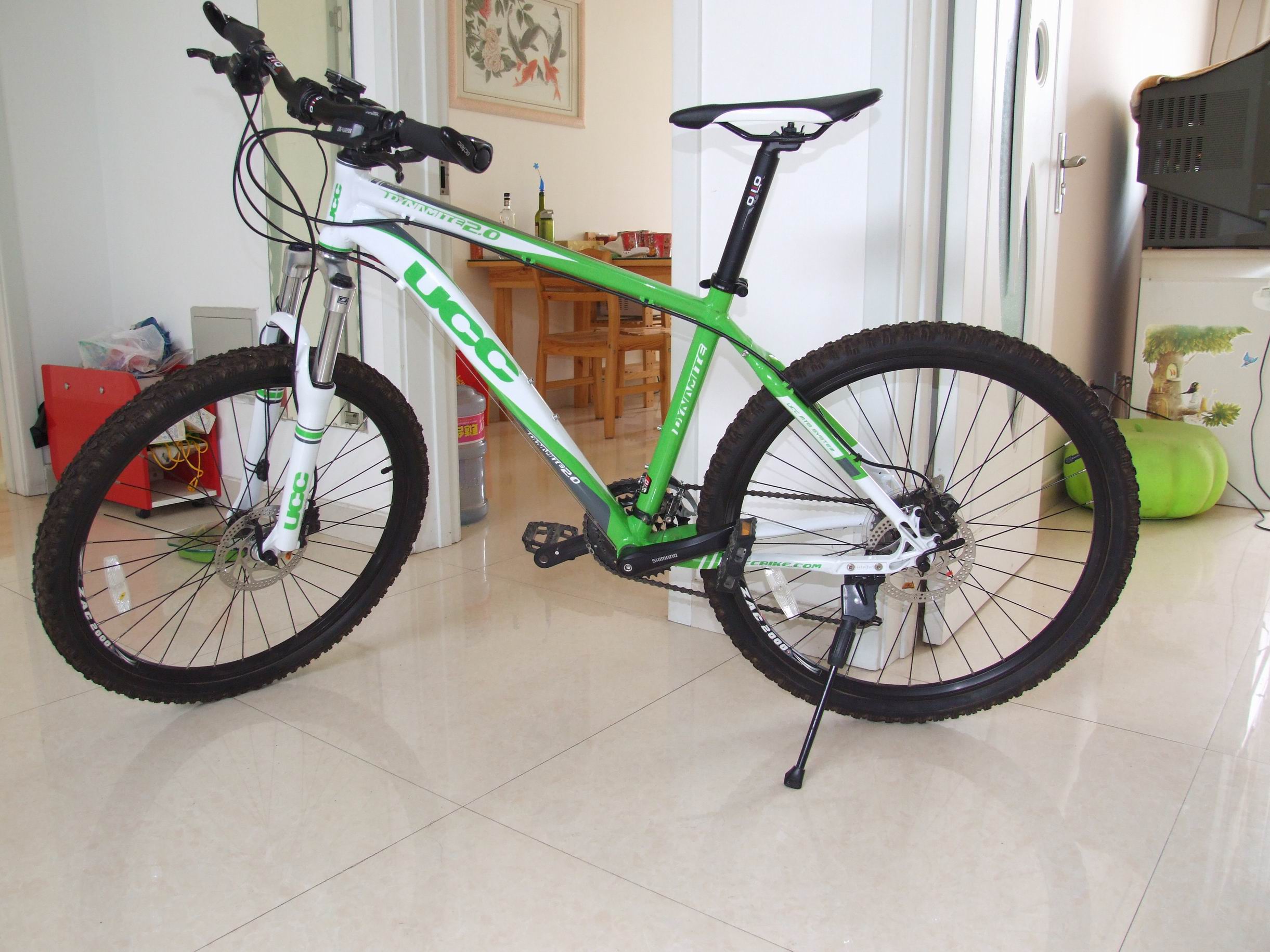 更新新上照片出一辆ucc德曼特2027速油碟山地白绿色