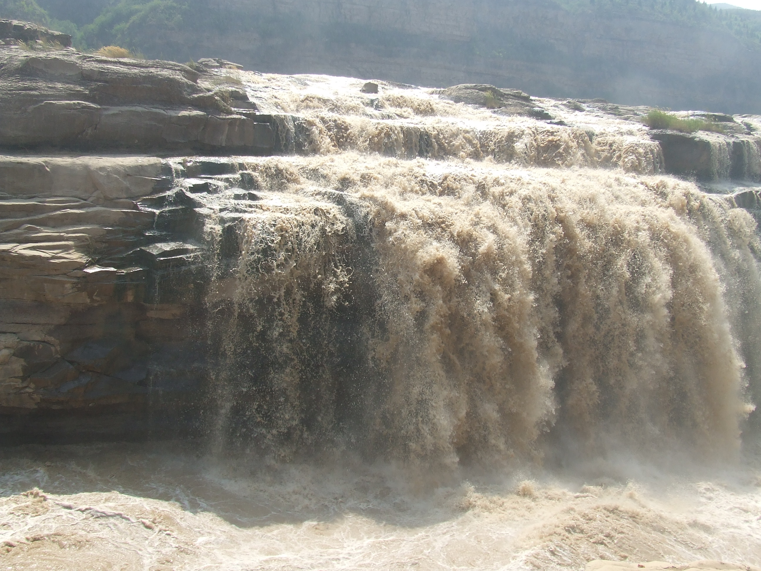 大美青海之奔腾壶口瀑布