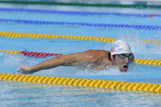 巴黎赛菲尔普斯200米蝶泳夺冠手臂肌肉发达