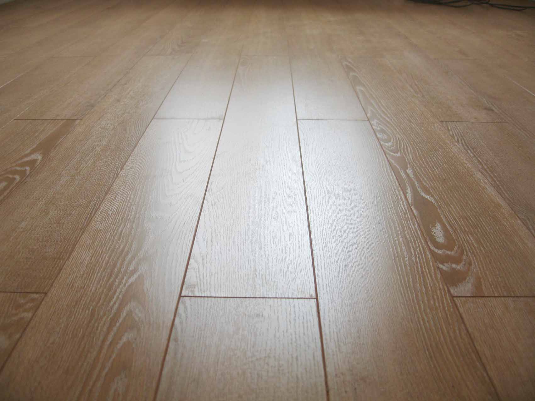 升佳地板现场砍价活动开始了,报名征集中.